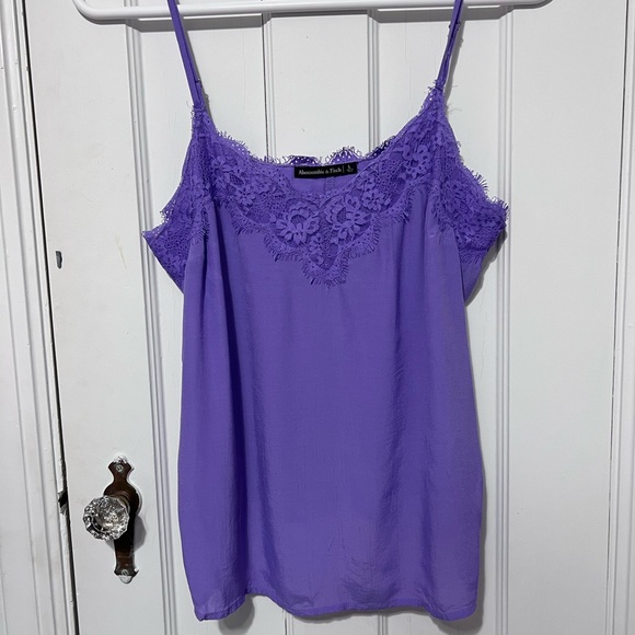 Abercrombie Lace Trim Cami - Picture 2 of 6